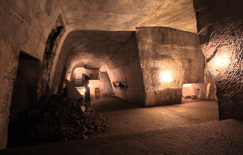 Uno scorcio della Galleria Borbonica risalente agli inizi dell’Ottocento