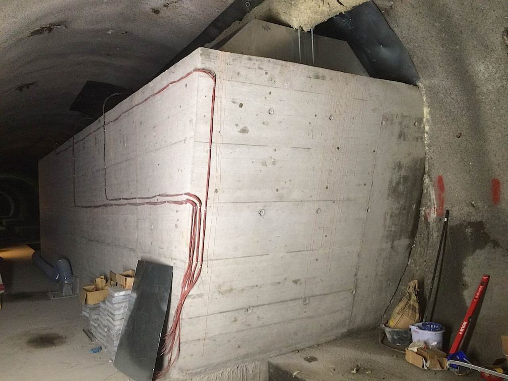Una vasca di calcestruzzo che serve da accumulatore termico per l’esperimento ticinese. (Foto: ALACAES)