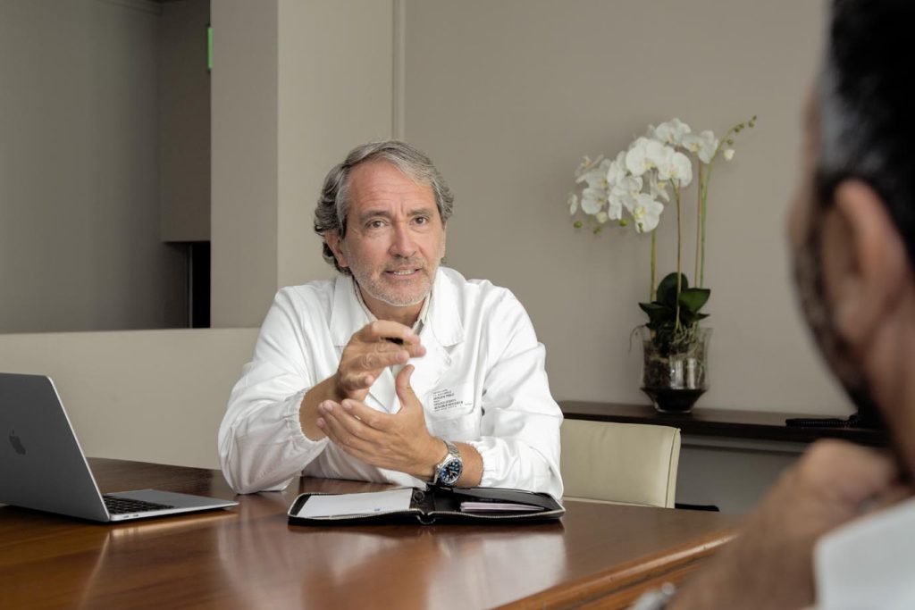 L’urologo Paolo Broggini (Stefano Spinelli)