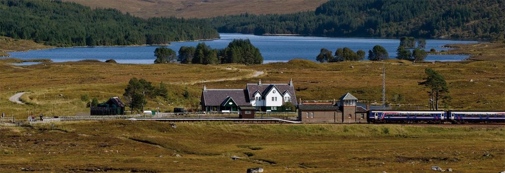 Corrour Station, Scotland: una delle stazioni ferroviarie più remote del mondo (www.raileurope.com)