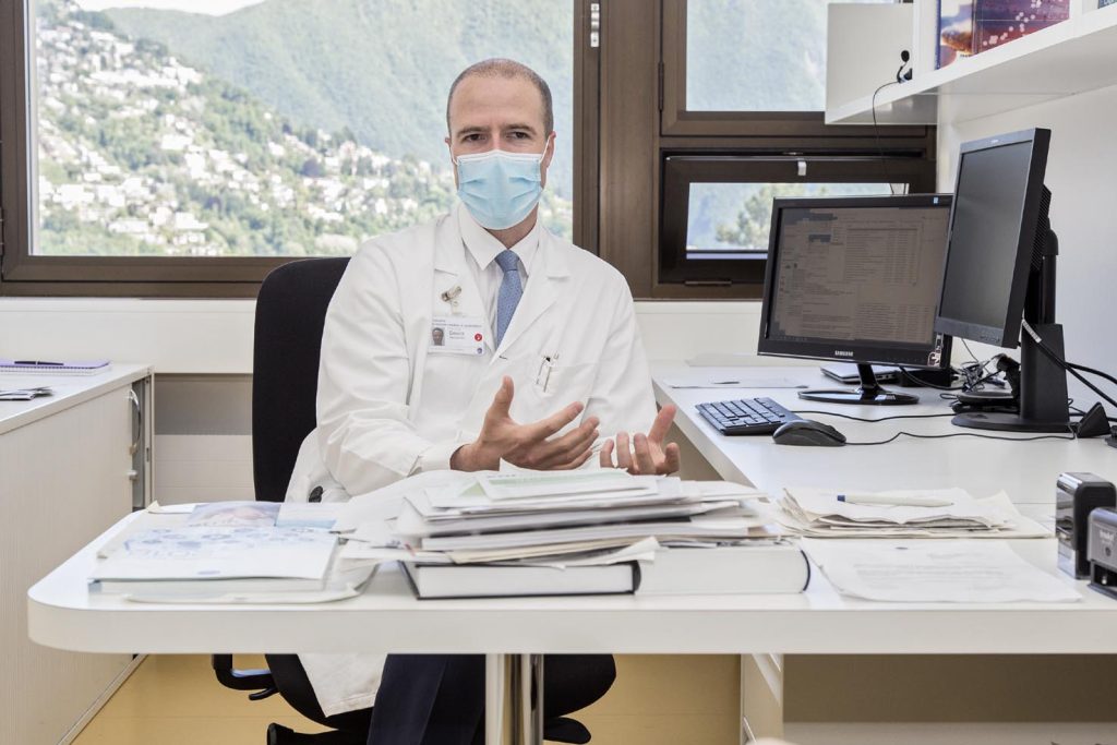Il professor Alessandro Ceschi, membro della task-force di Swissmedic sulla sicurezza dei vaccini anti-COVID (Stefano Spinelli)