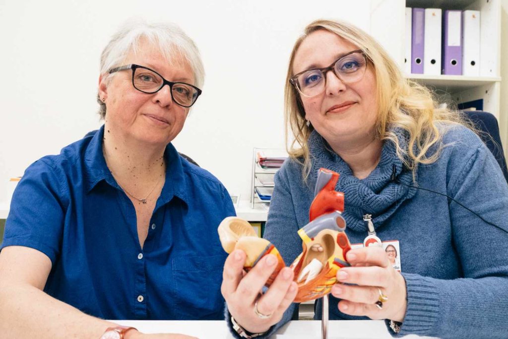 La dottoressa Tania Odello, specialista in cardiologia all’Ospedale Malcantonese di Castelrotto, e la signora Angela Koutantis (a sinistra) (Vincenzo Cammarata)