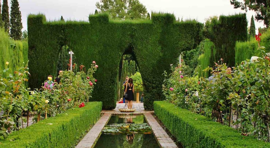 Una parte del giardino del Generalife di Granada, Andalusia (Pxhere)