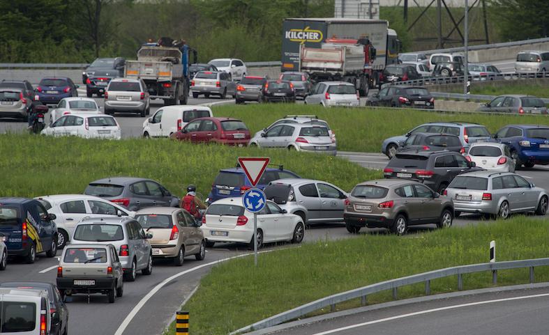 Vezia: circolazione rallentata alla rotonda della galleria Vedeggio-Cassarate (Ti-Press)