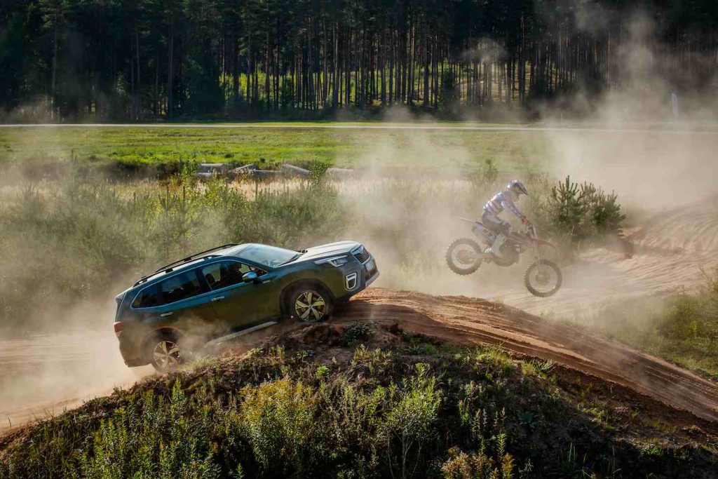 Al debutto anche la e-2008, che raggiunge una velocità massima di 150 km/h e scatta da 0 a 100 in soli 8,5 secondi