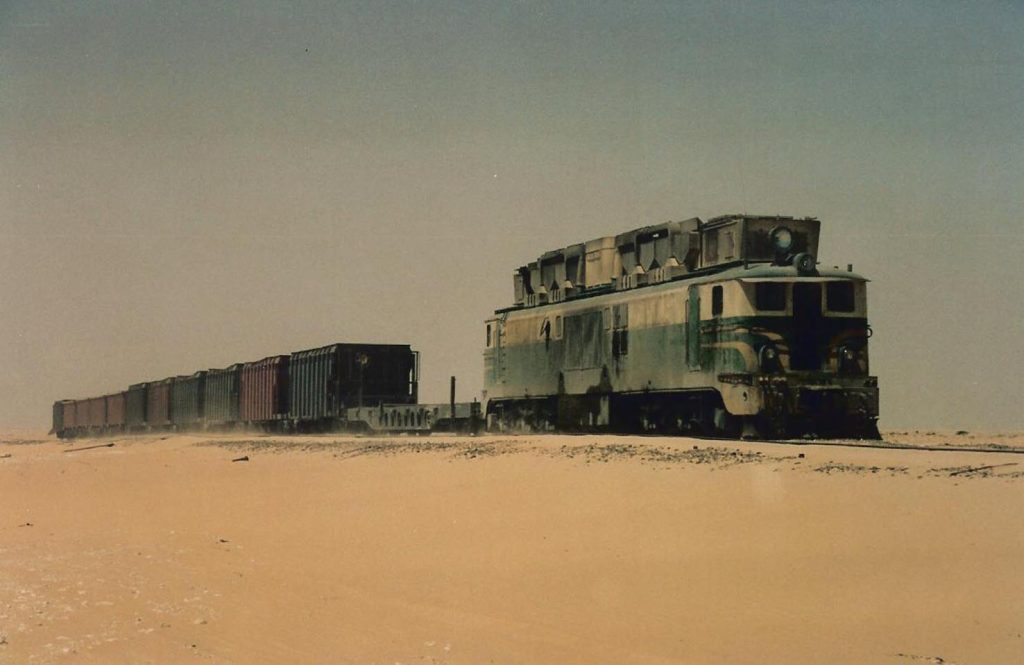 Il treno del ferro che va dal nord della Mauritania attraverso il Sahara sino alla costa atlantica del Paese (Bahnfrend)