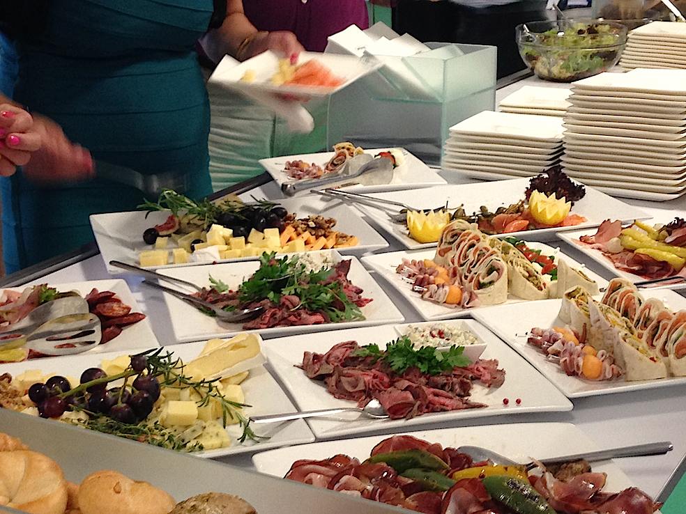In un buffet vanno sempre evitati piatti di pasta o risi tondi all’italiana (Smuconlaw)