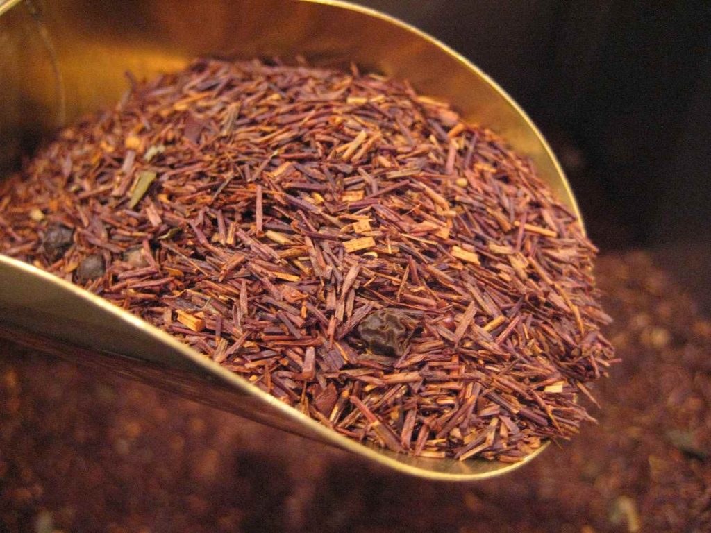 Il rooibos è prodotto con una fabacea che viene dal Sudafrica e più esattamente dalla regione del Cederberg (Selena NBH)