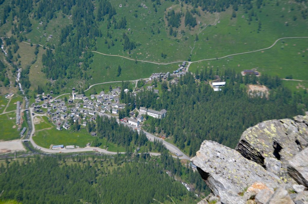Bosco Gurin visto dal Bombögn