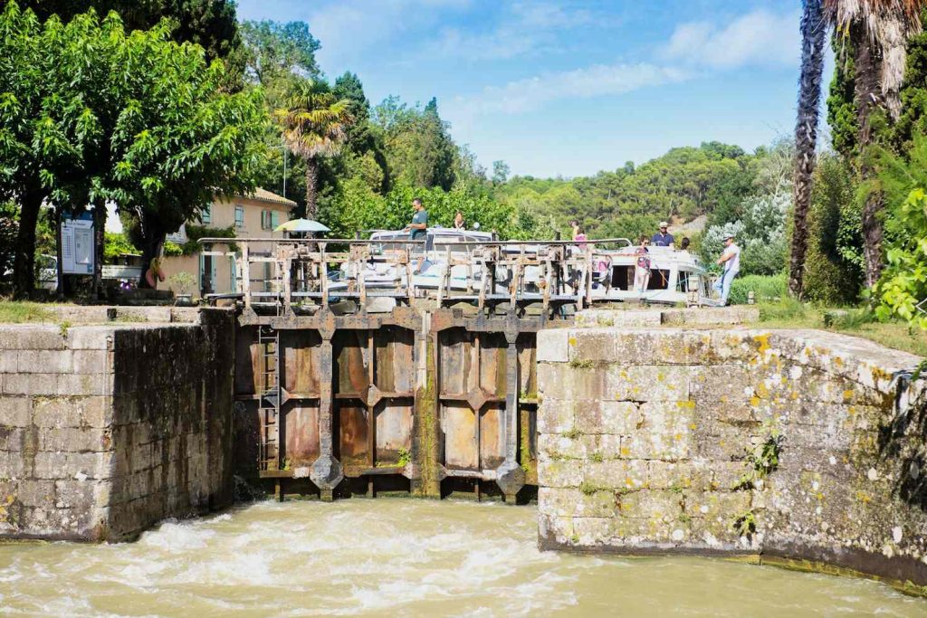 Numerose chiuse interrompono il canale (Fabrizio Magnani)