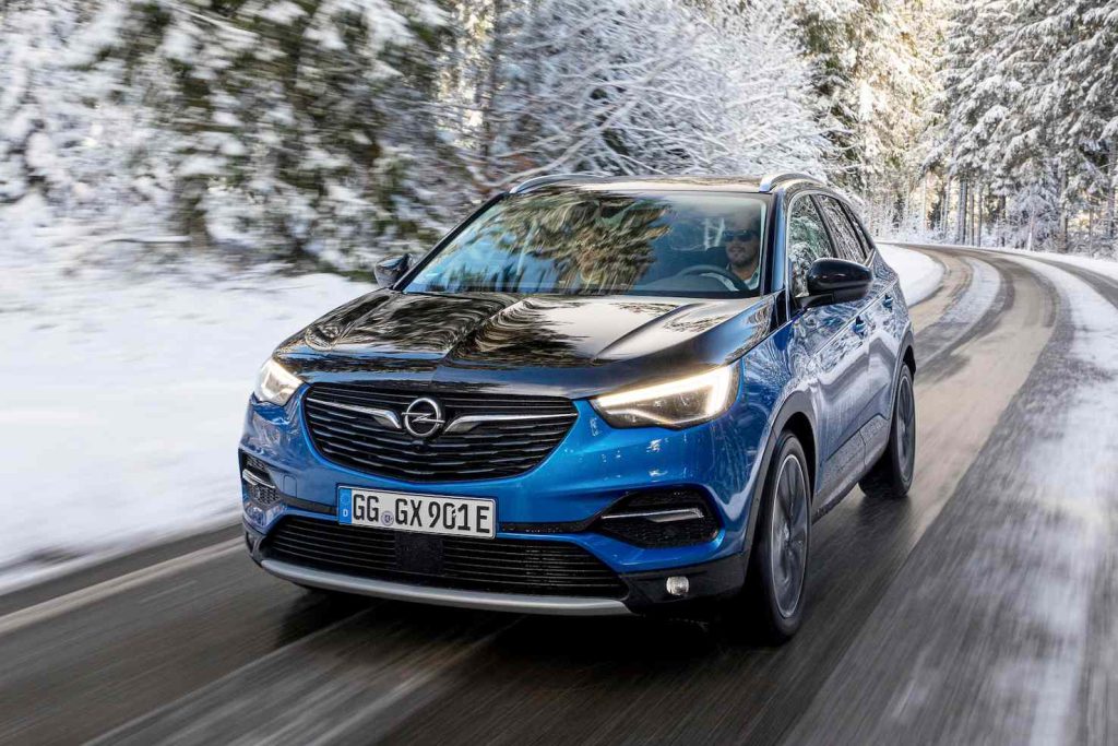 Il nuovo modello della Opel: Grandland X Hybrid4