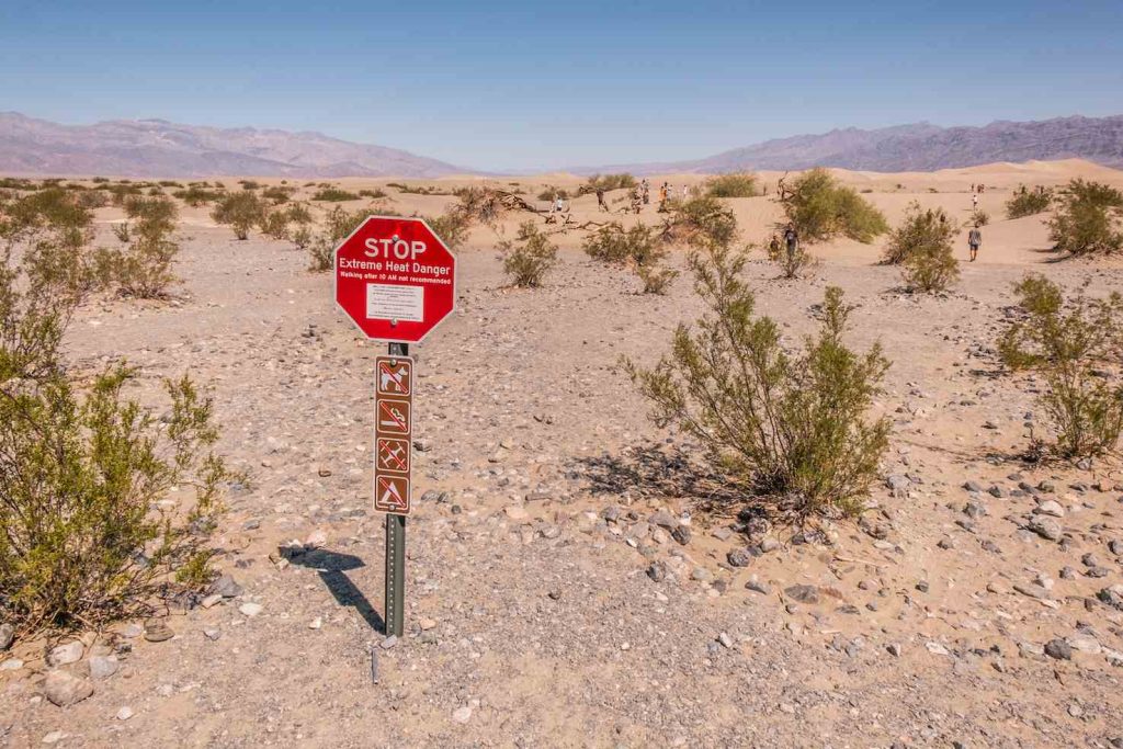 Segnaletica di pericolo alla Death Valley