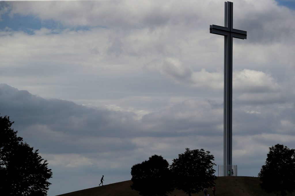 Croce cattolica al Phoenix Park di Dublino (Keystone)