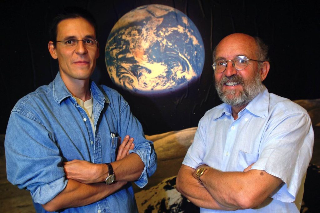 I due svizzeri premiati con il Nobel per la fisica: Didier Queloz (sin.) e Michel Mayor (Keystone)
