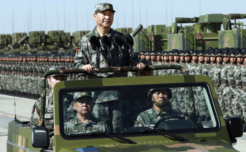 Il presidente cinese Xi  ha presenziato il 30 giugno scorso in Mongolia a una parata dell’esercito (Keystone)