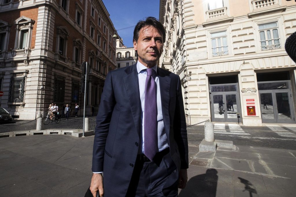 Giuseppe Conte ha portato a casa dal vertice brussellese  un «regalo che Salvini ha subito definito «fregatura» (Keystone)