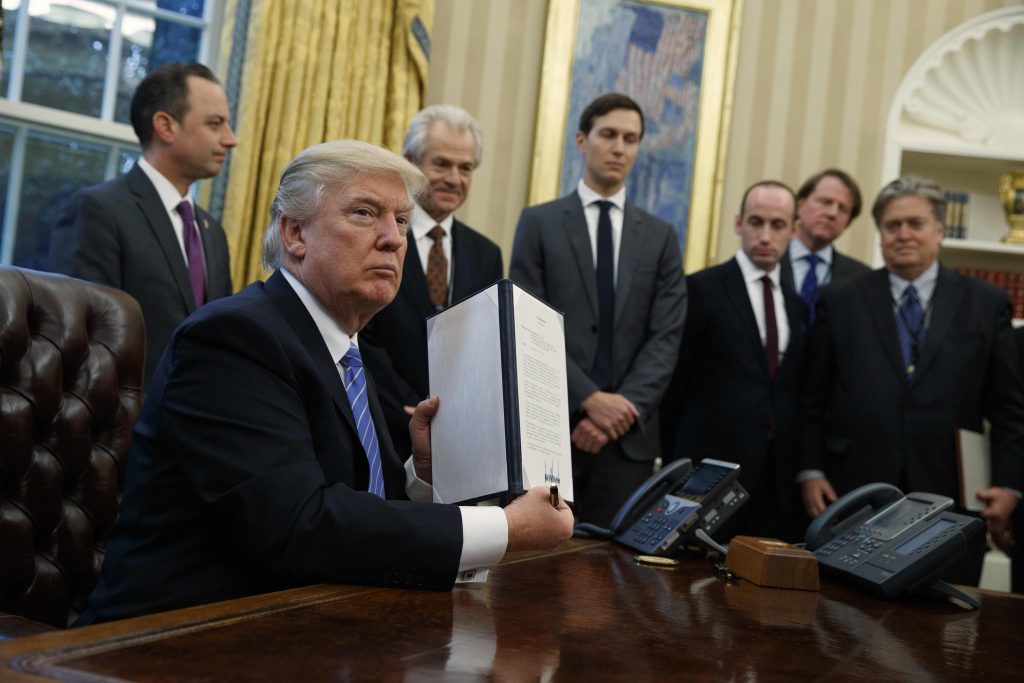 Sul ripristino della Global Gag Rule firmato da Trump è guerra aperta (Keystone)