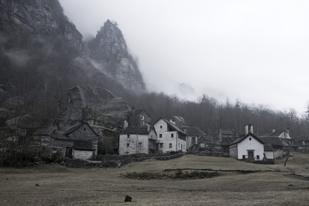Un suggestivo scorcio di Sabbione, Val Bavona. (Keystone)