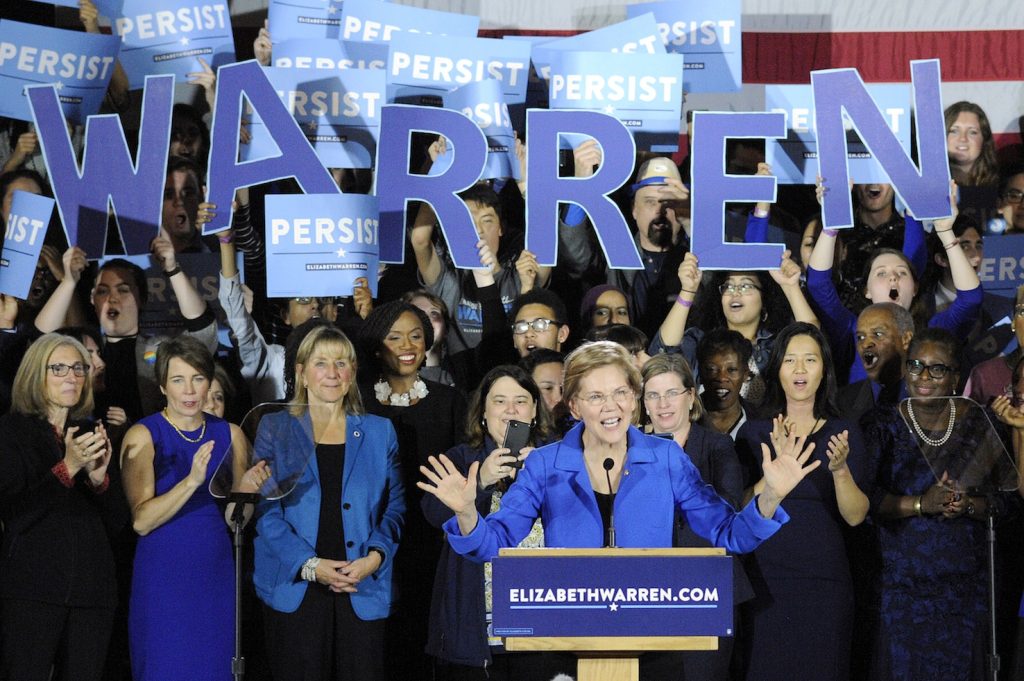L’entrata in campo di Elizabeth Warren ha smosso le acque anche perché la senatrice del Massachussets è la più virulenta fra i critici di Trump (AFP)