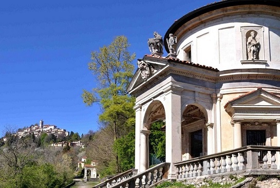 Particolare della Via Sacra con le cappelle