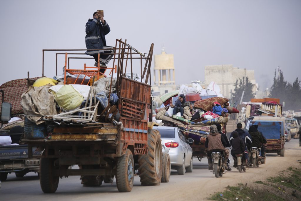 Ogni fiammata di violenza in Siria crea nuovi rifugiati (Keystone)