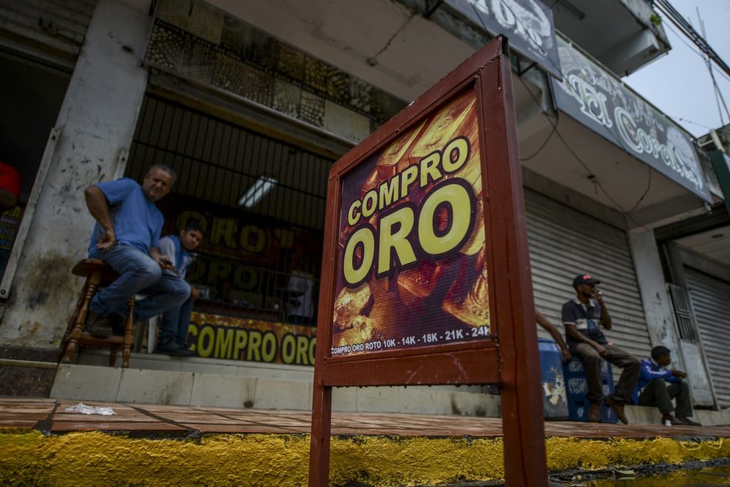 L’oro estratto dovrebbe finire alla Banca centrale ma non è sempre così (AFP)