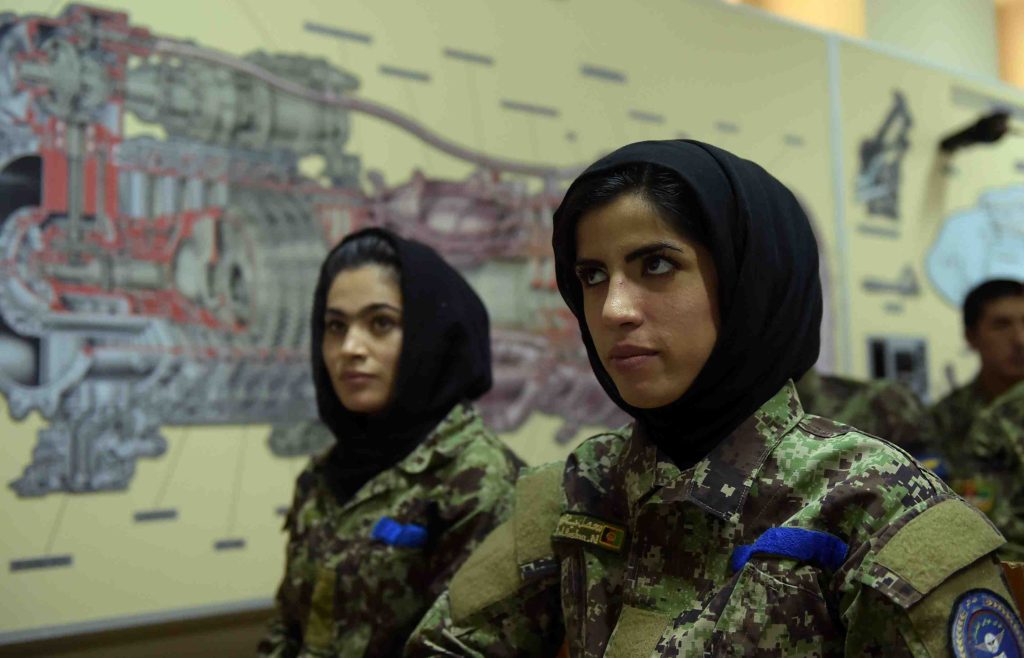Sotto la pressione dei talebani Kabul mette in campo nuove leve di piloti (AFP)