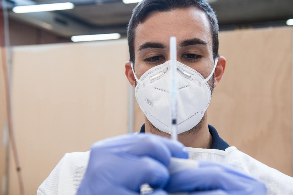 La simpatia di cui godono i sanitari in tempo di pandemia sembra far pendere l’ago della bilancia verso un successo dell’iniziativa (Keystone)