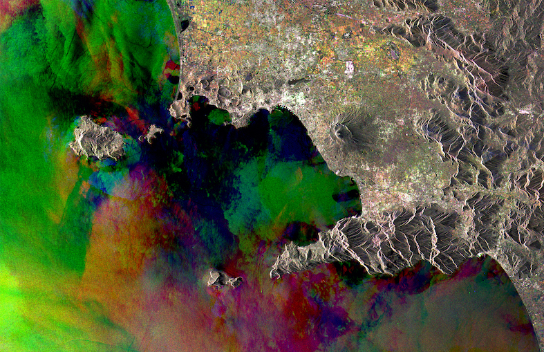 Golfo di Napoli, compresi i Campi Flegrei a ovest (ESA)