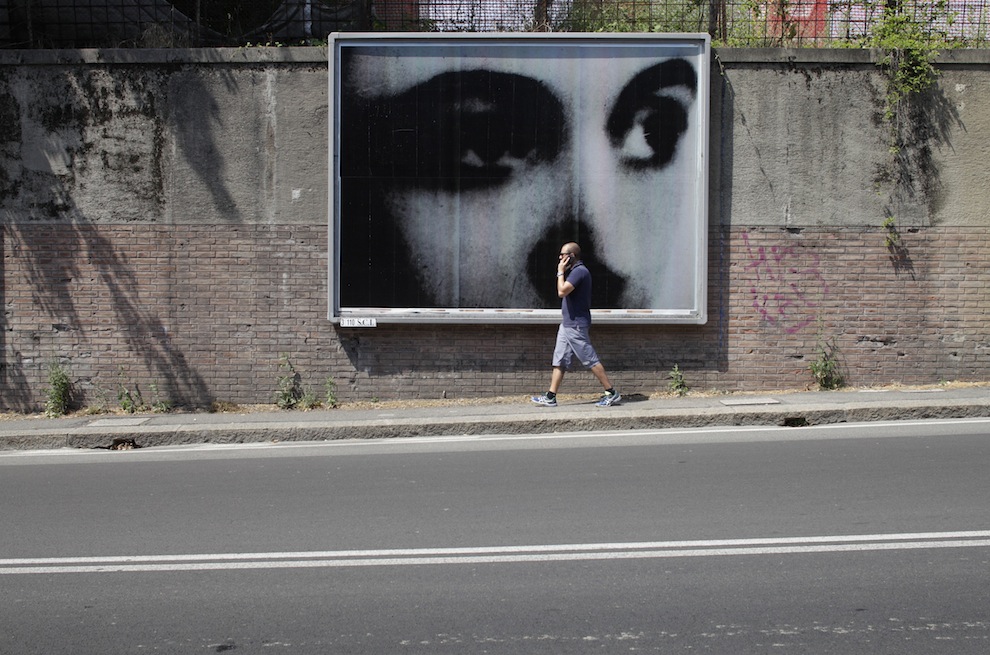 Uno dei dieci Billboards di Christian Boltanski, esposti nelle vie di Bologna. (Matteo Monti)