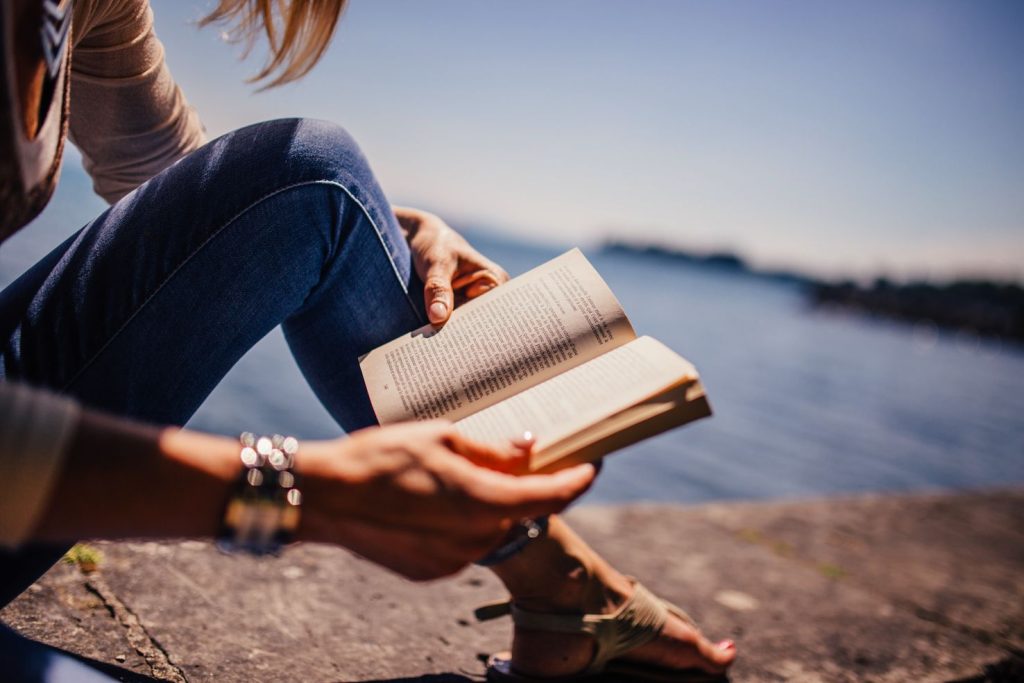 La biblioterapia è diffusa già da un secolo nei paesi anglosassoni. In Italia e in Ticino, fatica ad attecchire (pexels-photo)