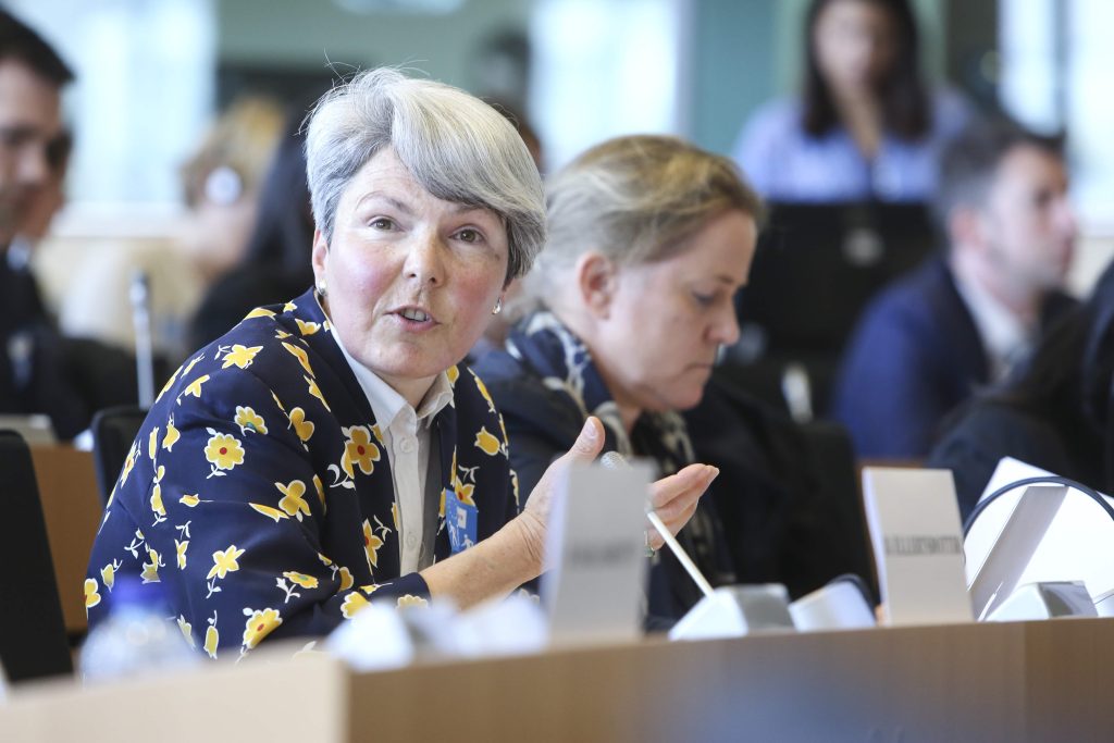 «L’UE non vuole fare concessioni alla Svizzera che potrebbero complicare le trattative con il Regno Unito» (Christa Tobler)