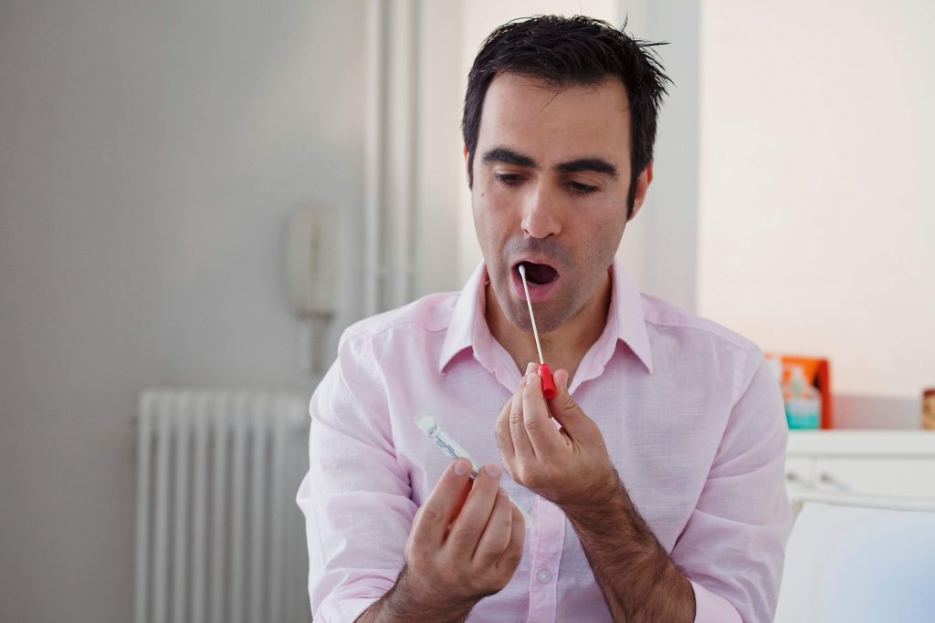 Il kit per il test del DNA arriva per posta (Marka)