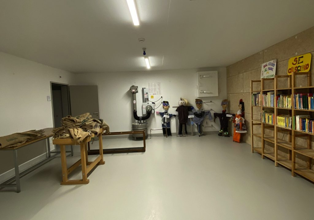 Il dormitorio del rifugio ad alto valore aggiunto di Riviera-quartieri di Cresciano-Lodrino