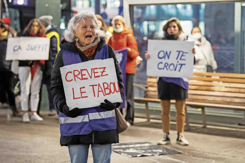 Il 25 novembre è la Giornata internazionale contro la violenza nei confronti delle donne. Gli slogan dello scorso anno: «Infrangete il tabù», «Ti crediamo», «Ne abbiamo abbastanza» (Keystone)