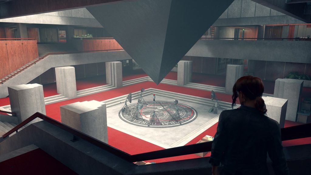 La protagonista del gioco Jesse Faden nella sede del Federal Bureau of Control (Remedygames)