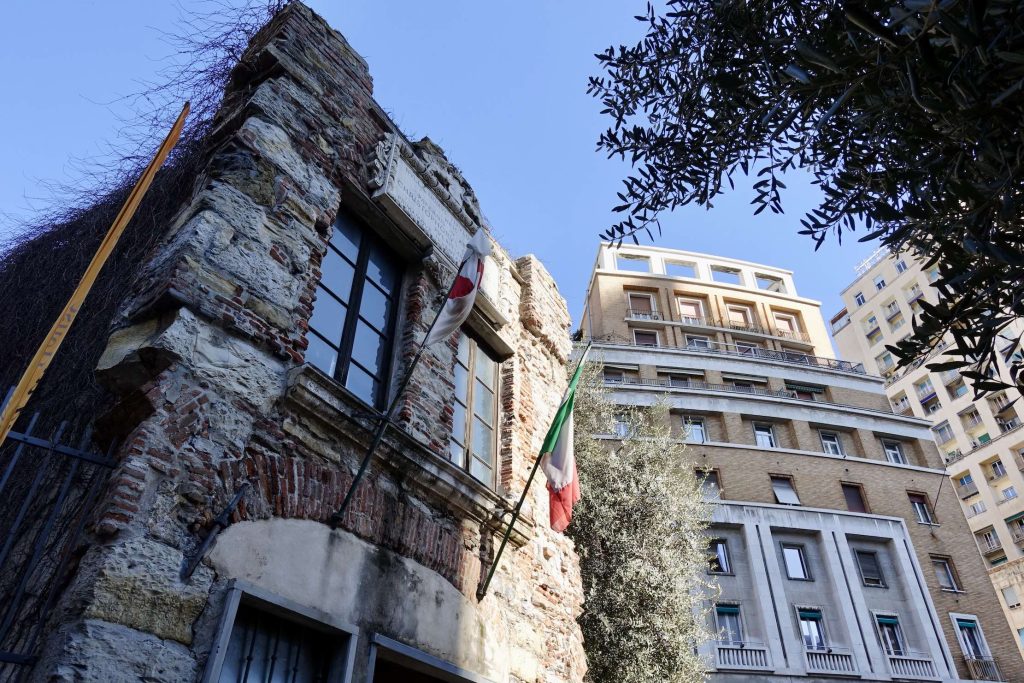 La costruzione dove la tradizione ritiene che si trovasse la casa natale di Cristoforo Colombo.