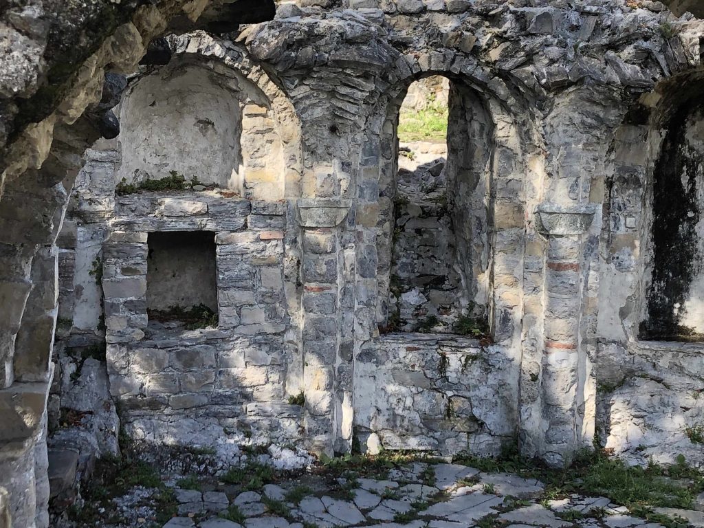I resti della Basilica di Sant’Eufemia (M. Fontana)