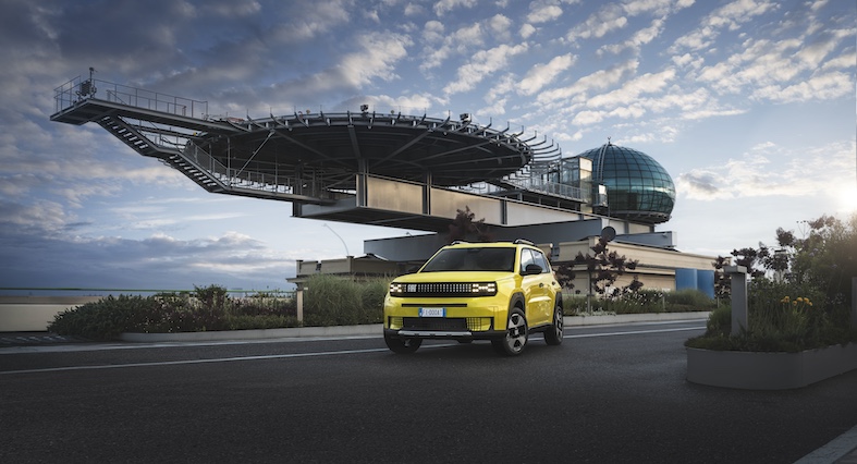 Fiat Grande Panda sul tetto del Lingotto