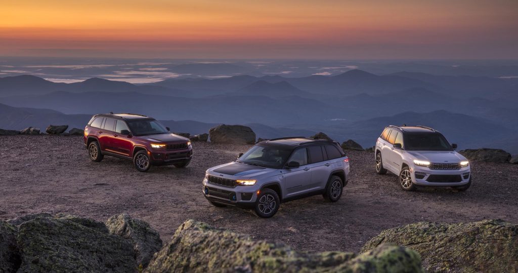 I nuovi modelli di: Jeep Grand Cherokee Trailhawk, Jeep Grand Cherokee Trailhawk 4xe e Jeep Grand Cherokee Summit Reserve 4xe.