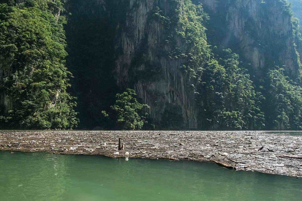 Cañón del Sumidero: rifiuti galleggianti