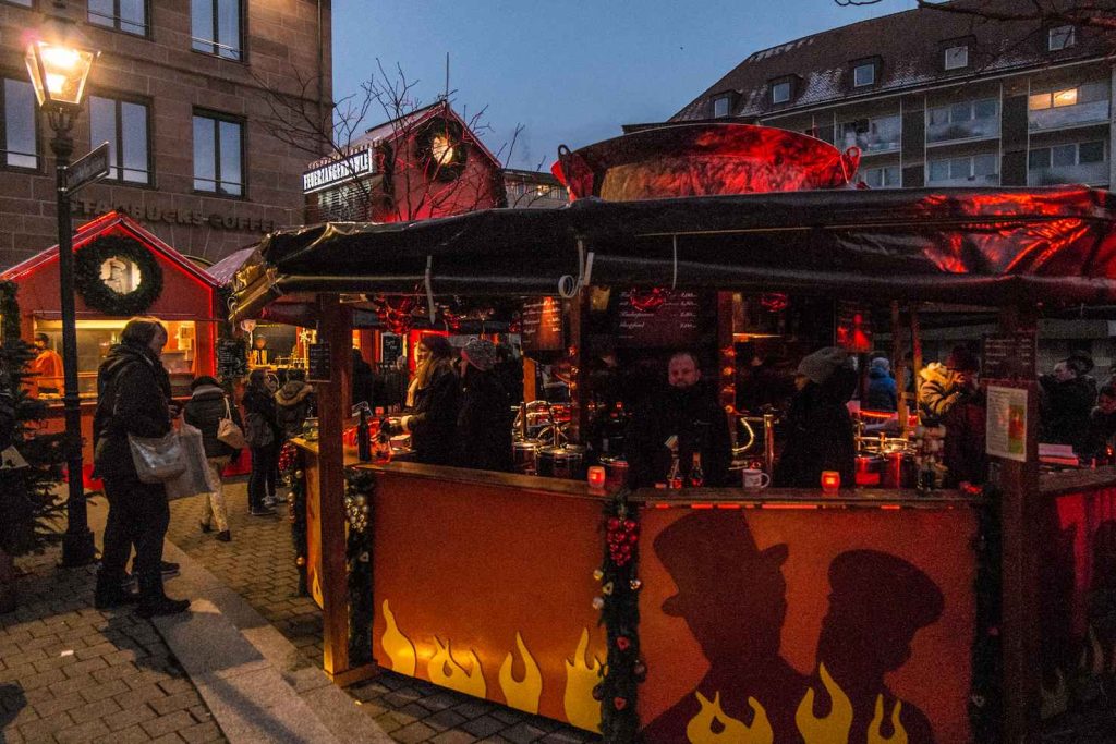 La bancarella «Feuerzangenbowle»