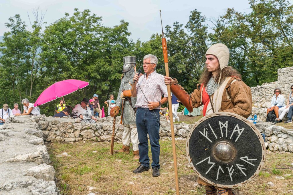 L’archeologo Alfio Martinelli durante l’inaugurazione del Parco archeologico Tremona-Castello avvenuta lo scorso 3 settembre (Chiara Zocchetti)