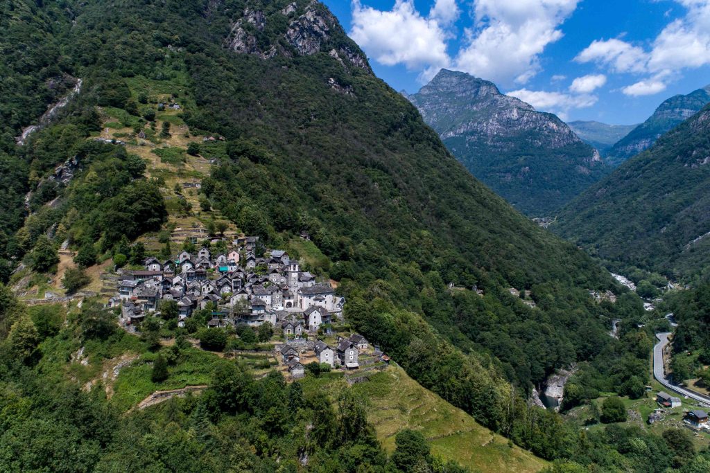La Fondazione Corippo non si rivolge solo al turismo, organizza anche incontri culturali, eventi legati al territorio, attività con le scuole (Keystone)