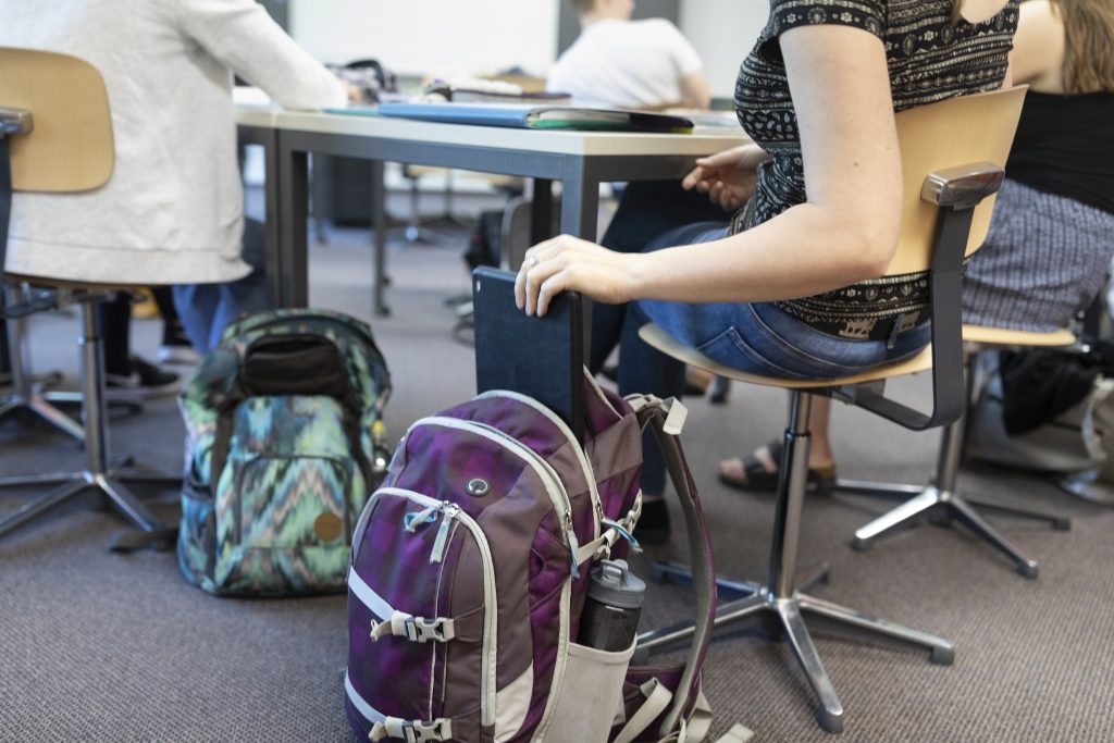 Il Pretirocinio di orientamento prevede un mix tra rafforzamento delle conoscenze scolastiche e avvicinamento al mondo delle professioni (Keystone)