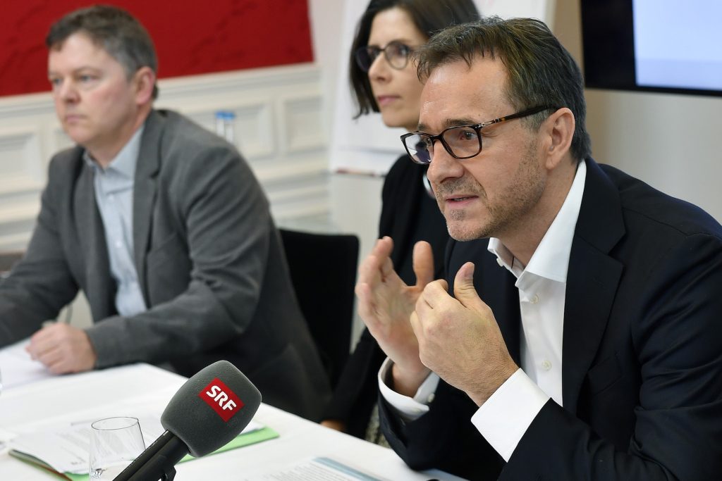 Guido Fluri, presidente di KESCHA durante la conferenza stampa tenutasi in gennaio a Zurigo (Keystone)