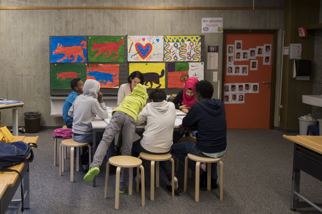 La formazione è il pilastro su cui si fonda l’accoglienza dei minori (Keystone)