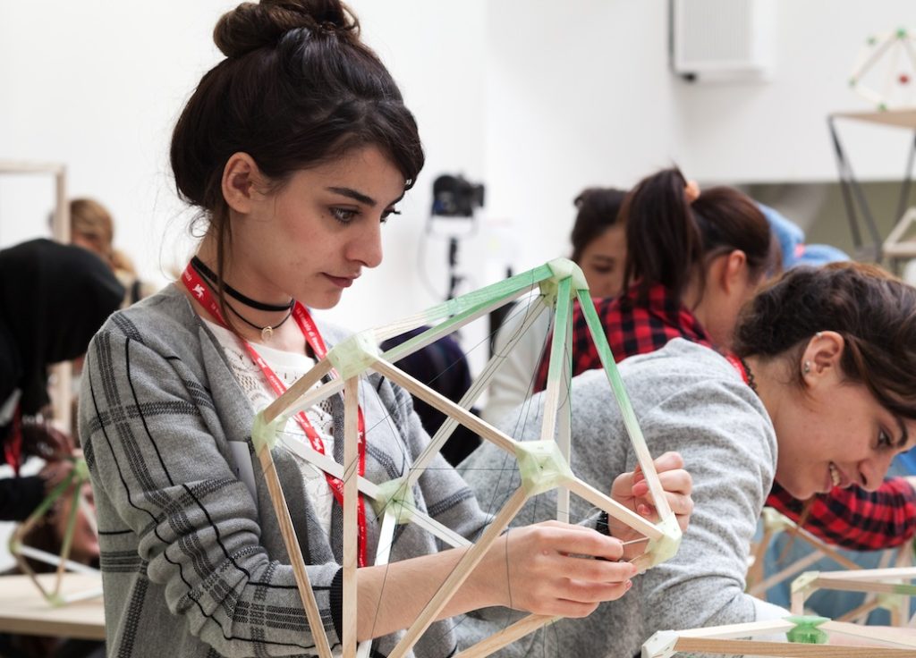 Olafur Eliasson , Green light – An artistic workshop (La Biennale di Venezia fotografia di Andrea Avezzù, Italo Rondinella, Francesco Galli, Jacopo Salvi)