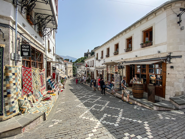 Sono cinque le strade che compongono il bazar.