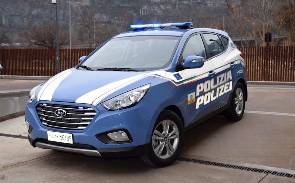 Auto Hyundai Kona Electric in forza alla polizia di Valencia